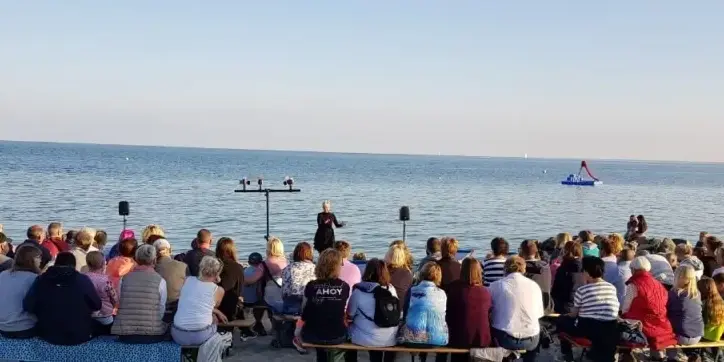 Jana Raile und das Raile Institut für Erzählkunst in Aktion